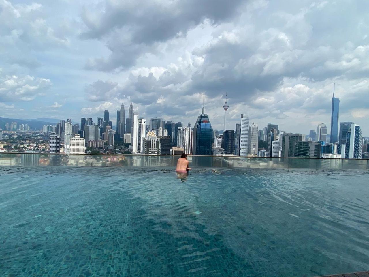 Skypool Kl Free Infinity Pool Over Kuala Lumpur Exterior photo