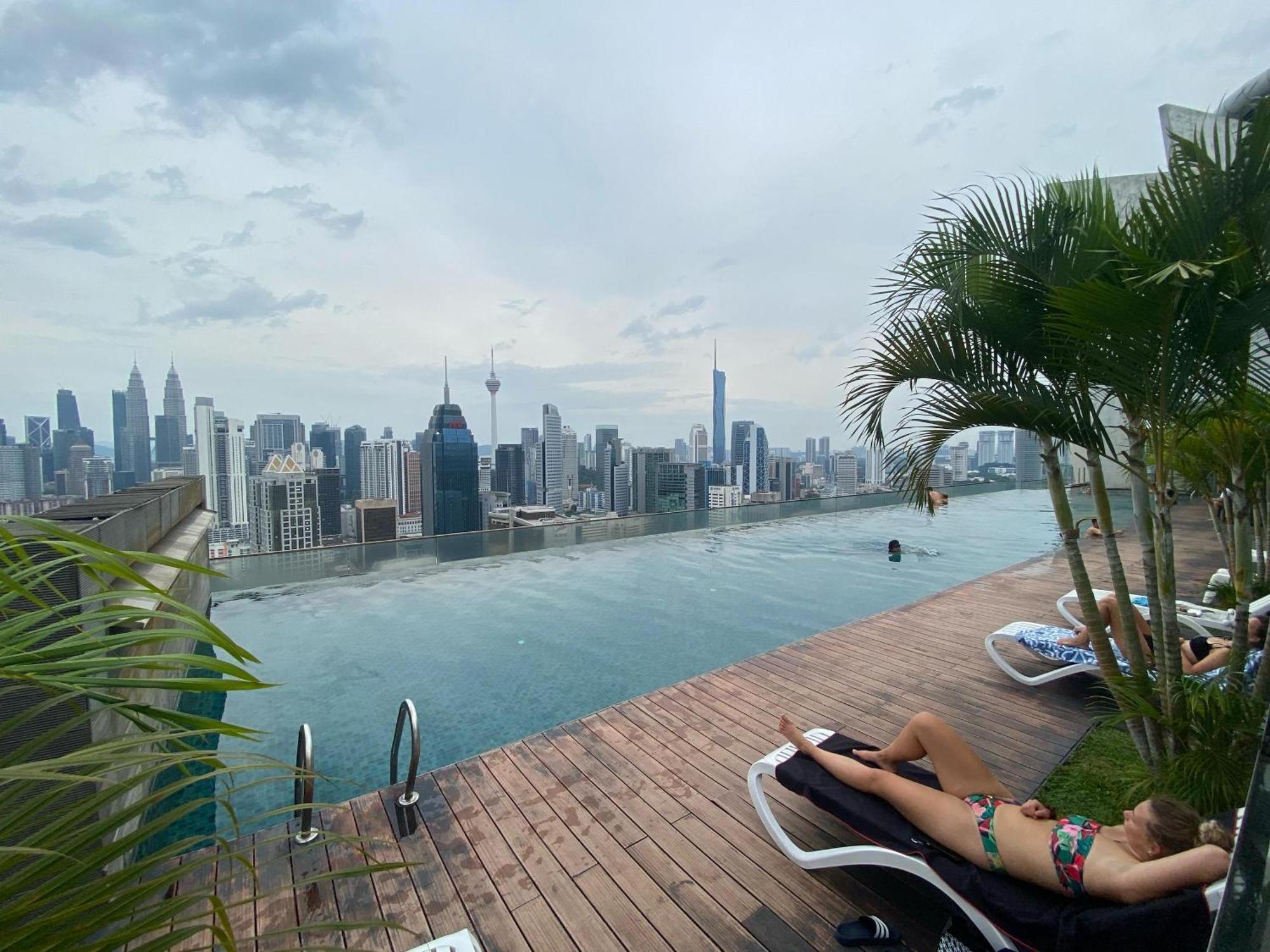 Skypool Kl Free Infinity Pool Over Kuala Lumpur Exterior photo
