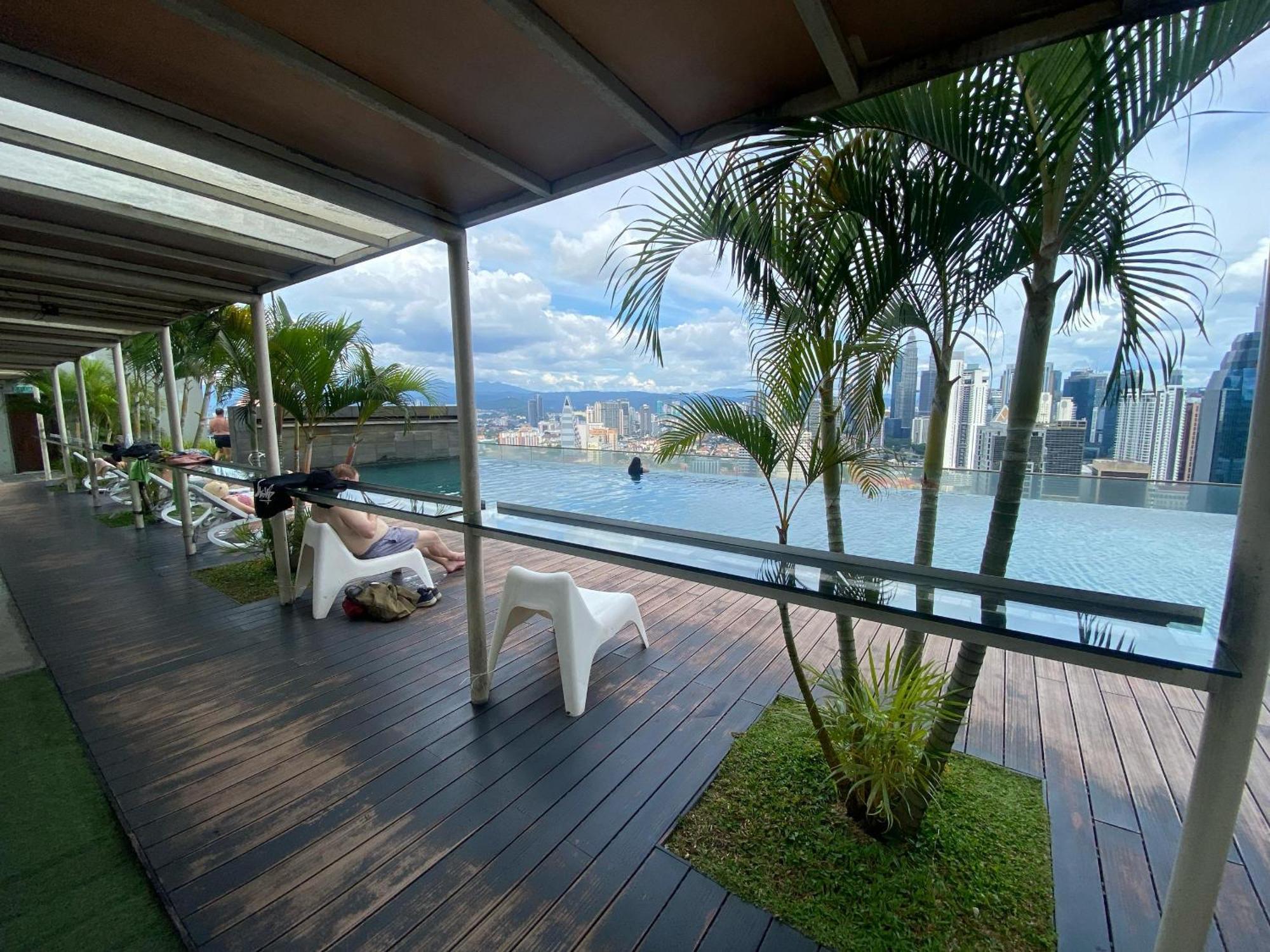 Skypool Kl Free Infinity Pool Over Kuala Lumpur Exterior photo